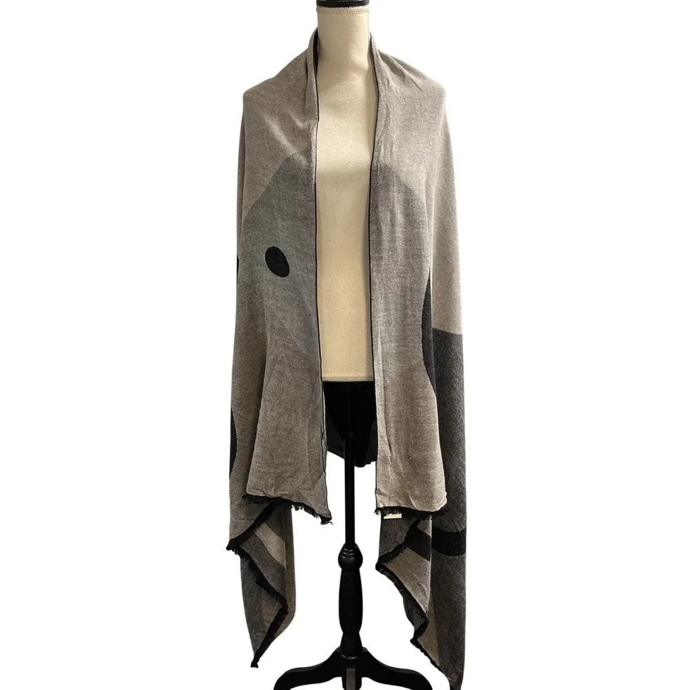 Calvin Klein‎ Blanket Scarf Shawl Wrap Gray Black Logo Fringe Classic Neutral
